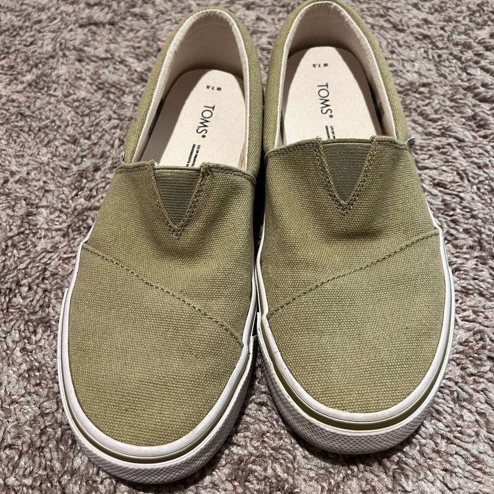 TOMS slip on shoes